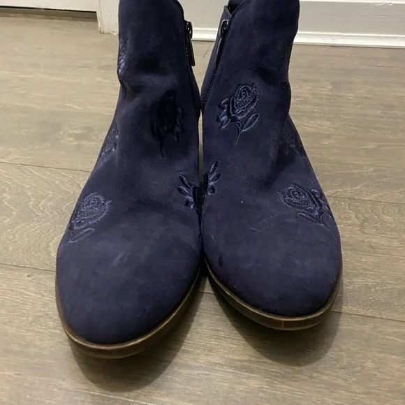 Lucky Brand Navy Blue Embroidered Basal Ankle Boots - Picture 2 of 12